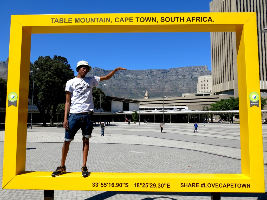 station-yellow-frame-table-mountain-cape-town
